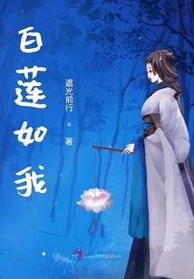 男人向海洋